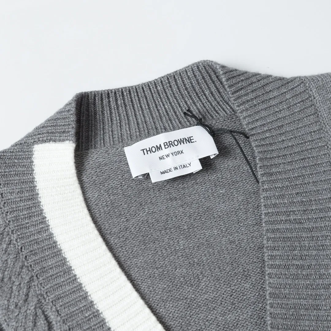 Thom Browne Classic Thom Browne ， 。 ， 。 Same Style ， Thom Browne Classic Shoes 。 “ ” ， 。 Same Style size：1 2 3